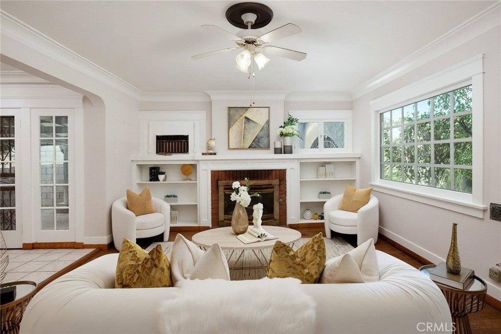 Properties 3 129 La Paloma Avenue