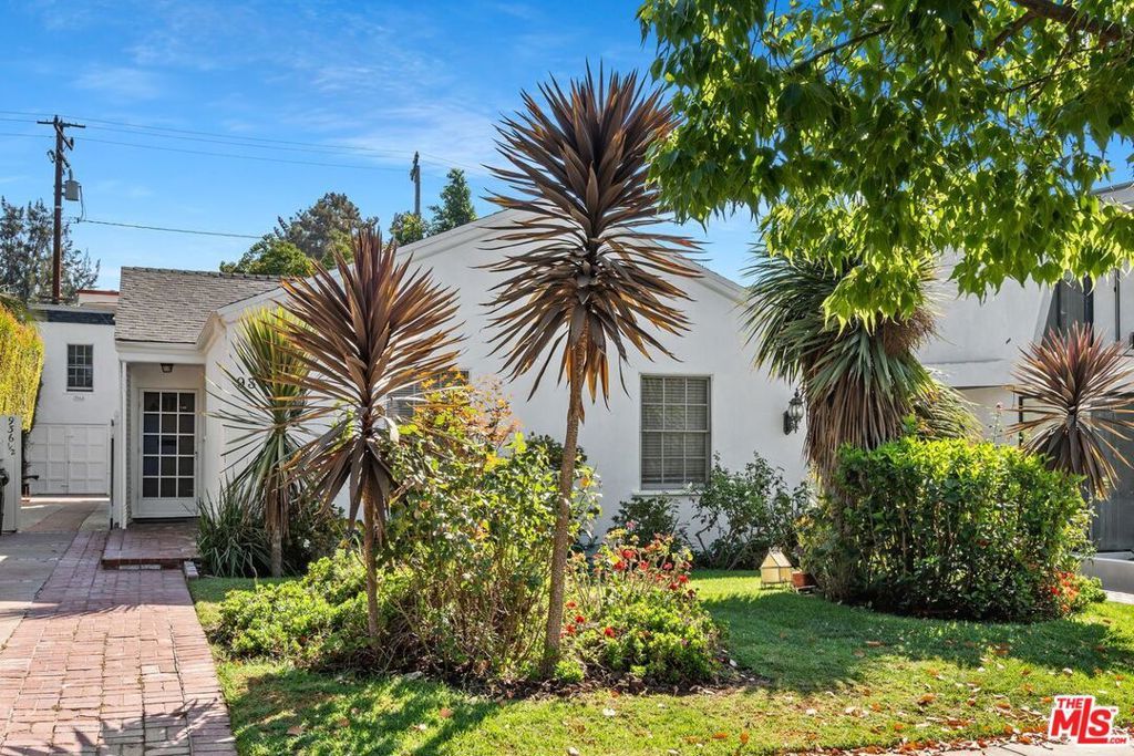 Photo of 934 N La Jolla Avenue, West Hollywood, CA 90046 (MLS # 26646073)