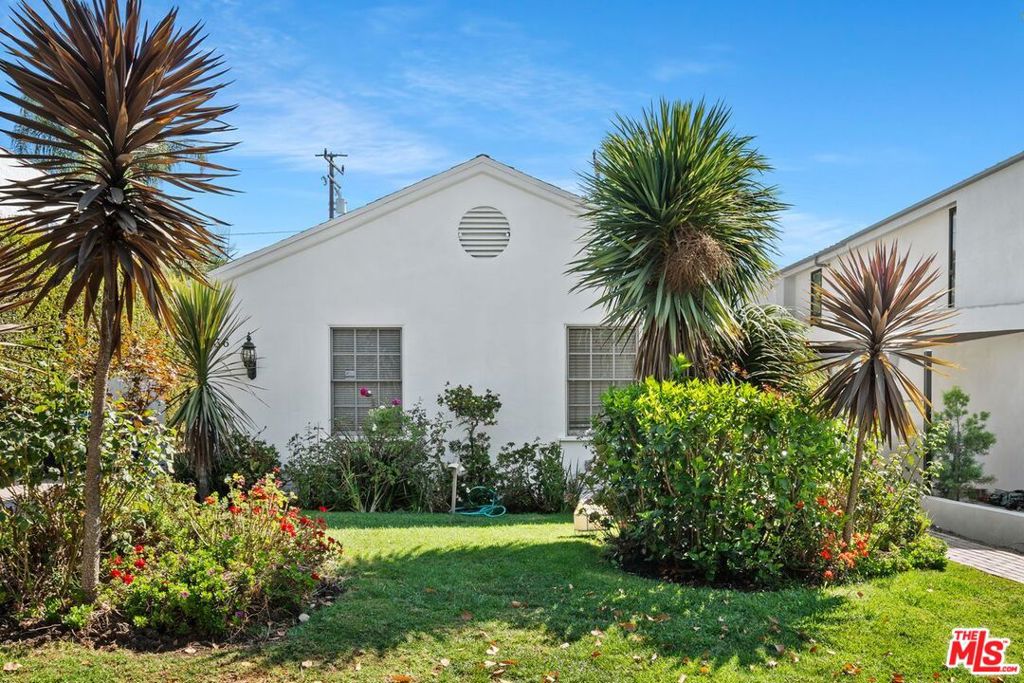 934 N La Jolla Avenue