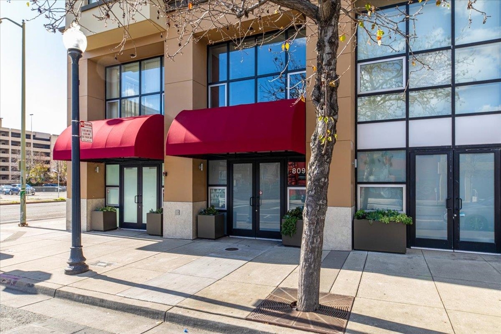 809 809 Clay St
