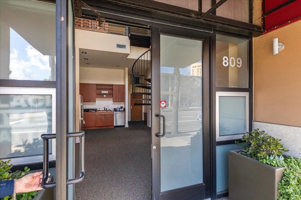 809 809 Clay St