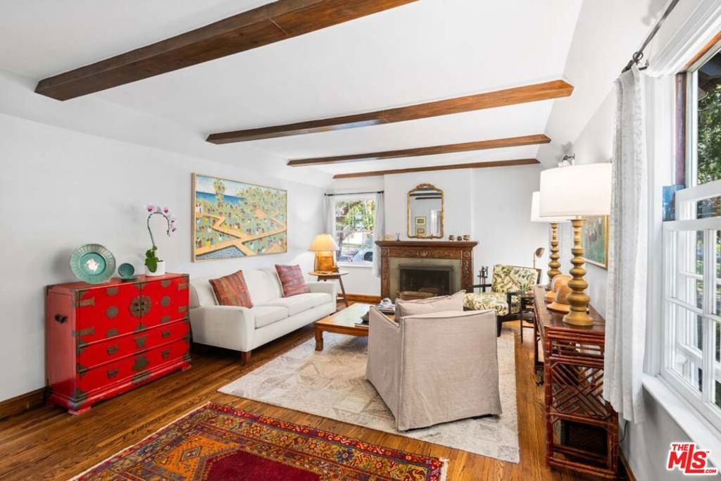 Photo of 1501 Thayer Avenue, Los Angeles, CA 90024 (MLS # 25591519)