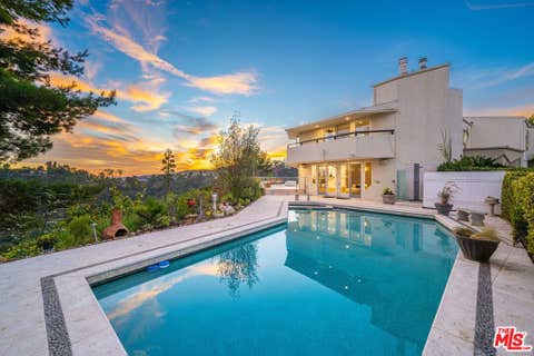Photo of 1121 Roberto Lane, Los Angeles, CA 90077 (MLS # 26842235)