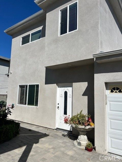 Photo of 17647 Hamlin St, Lake Balboa, CA 91406 (MLS # PW26048954)
