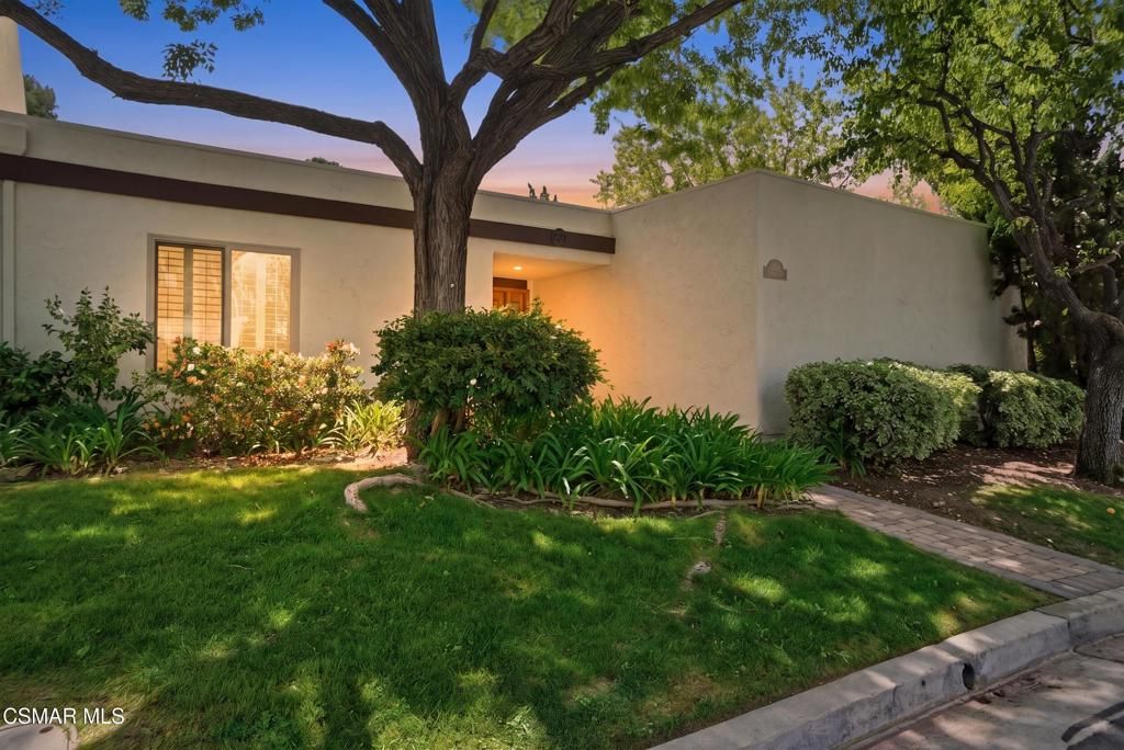 Photo of 624 Woodlawn Drive, Thousand Oaks, CA 91360 (MLS # 226001692)