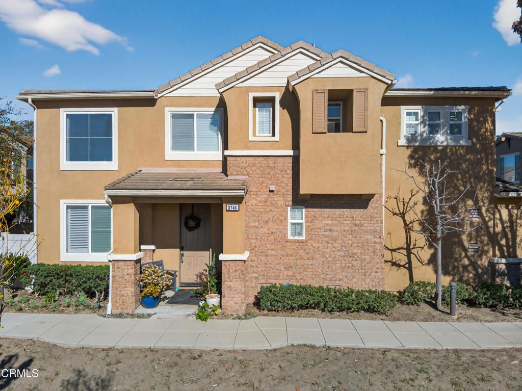Photo of 3746 Dunkirk Drive, Oxnard, CA 93035 (MLS # V1-34162)