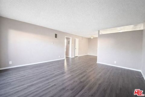 Photo of 1208 W Adams Boulevard #6, Los Angeles, CA 90007 (MLS # 26664085)