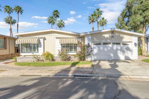 Photo of 1002 Via Grande, Cathedral City, CA 92234 (MLS # 219145452DA)