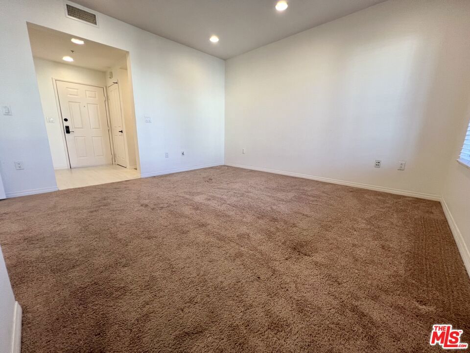 6020 Seabluff Drive 302