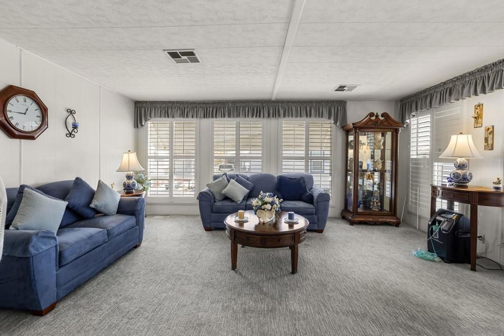 37 Havenview Ln