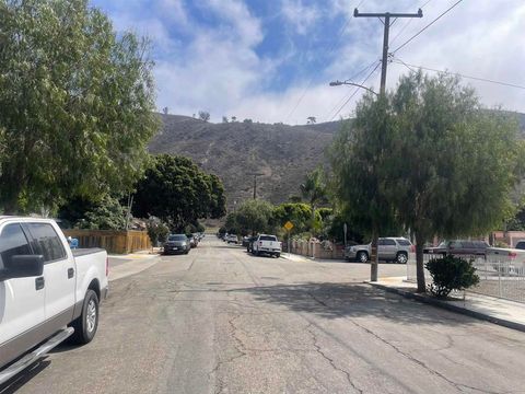 Tiny photo for 121 E Warner St St, Ventura, CA 93001 (MLS # NDP2600298)