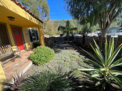 Tiny photo for 121 E Warner St St, Ventura, CA 93001 (MLS # NDP2600298)