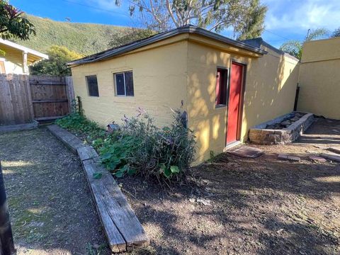 Tiny photo for 121 E Warner St St, Ventura, CA 93001 (MLS # NDP2600298)