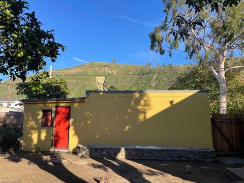 Tiny photo for 121 E Warner St St, Ventura, CA 93001 (MLS # NDP2600298)