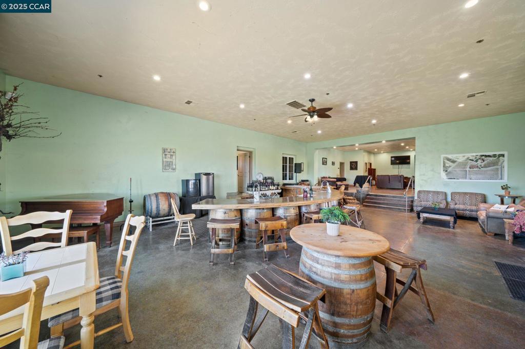 RUBY HILL VINEYA - Residential