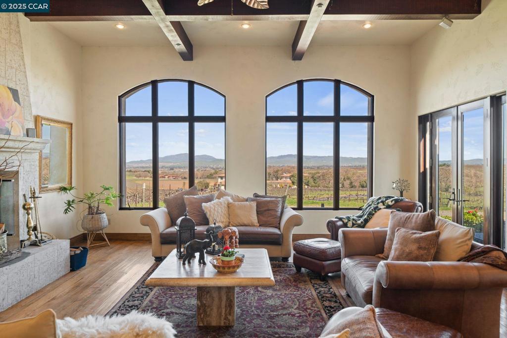 RUBY HILL VINEYA - Residential