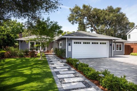 Photo of 318 Oakwood Place, Menlo Park, CA 94025 (MLS # ML82045711)