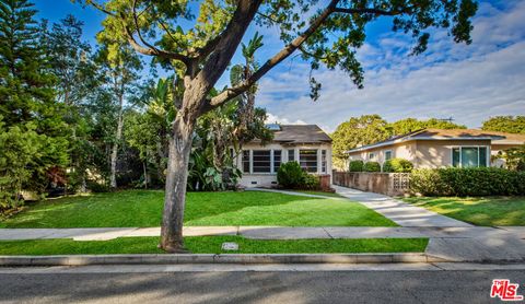 Photo of 3017 Virginia Avenue, Santa Monica, CA 90404 (MLS # 25622755)