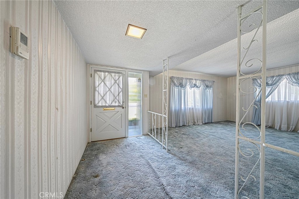 1057 W Bonnie Brae Court