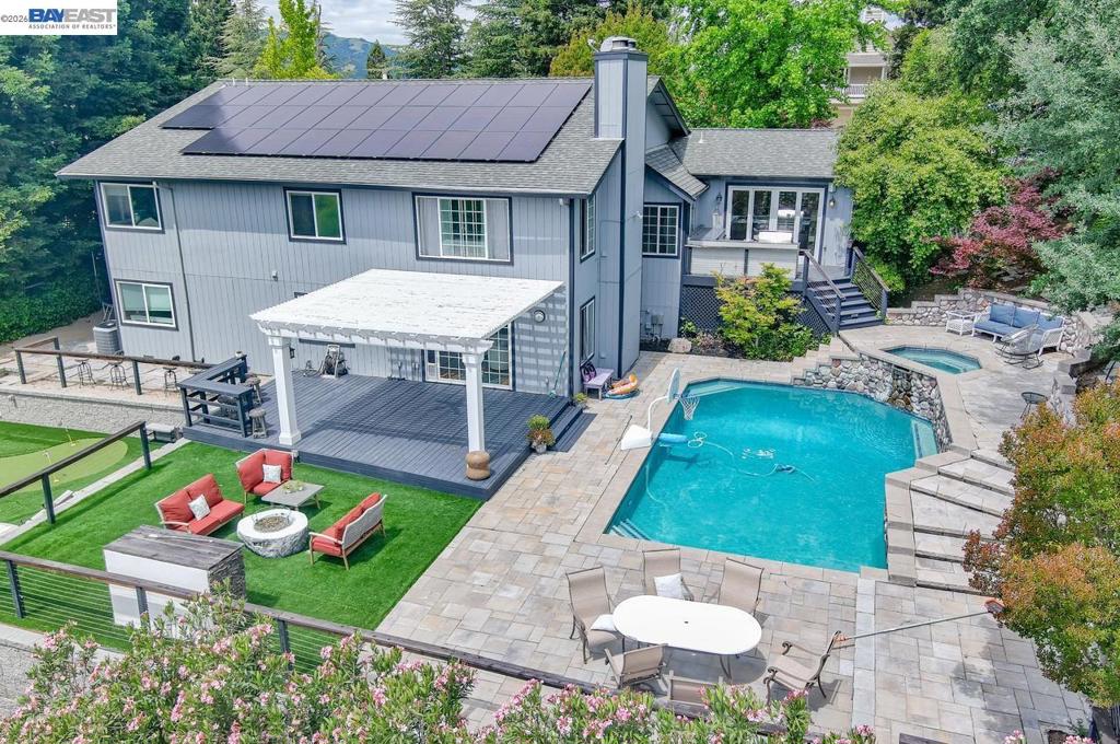 215 Arthur Ct