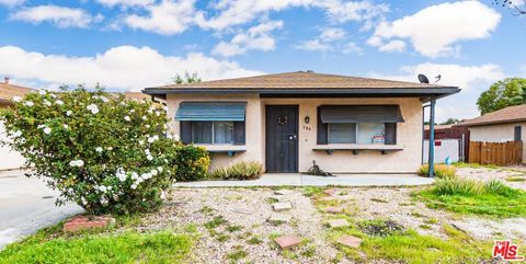 Photo of 586 San Dimas Street, Hemet, CA 92545 (MLS # 26643989)