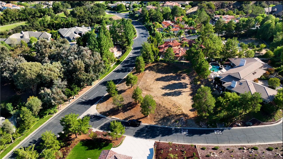 22171 Twin Oaks