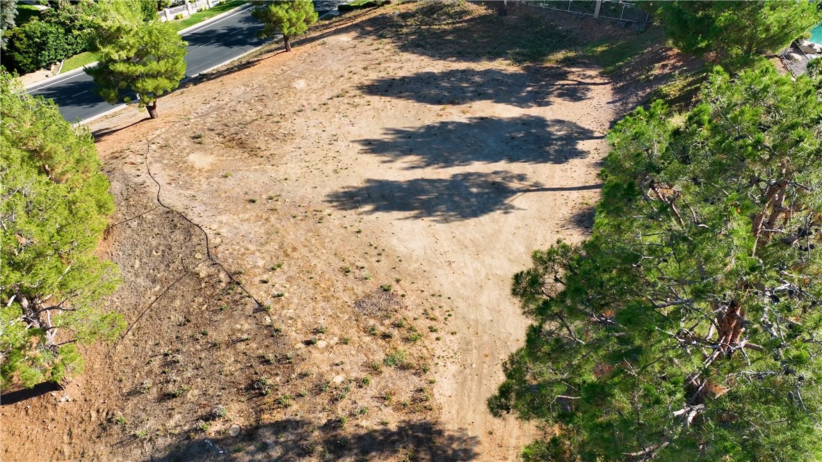 22171 Twin Oaks