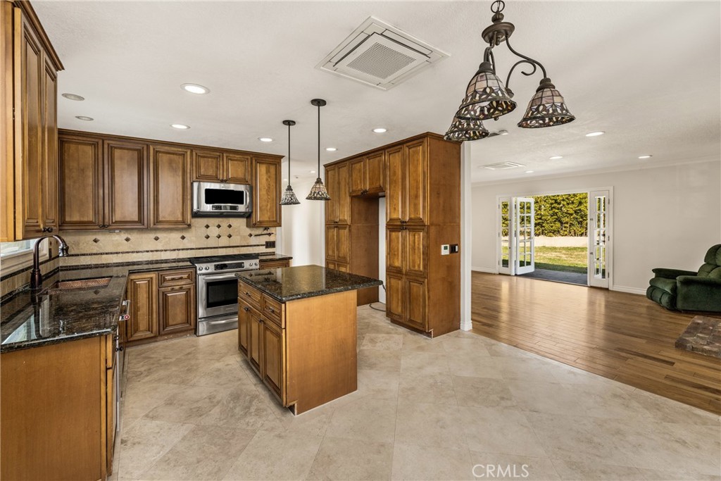 16762 Mulberry Circle