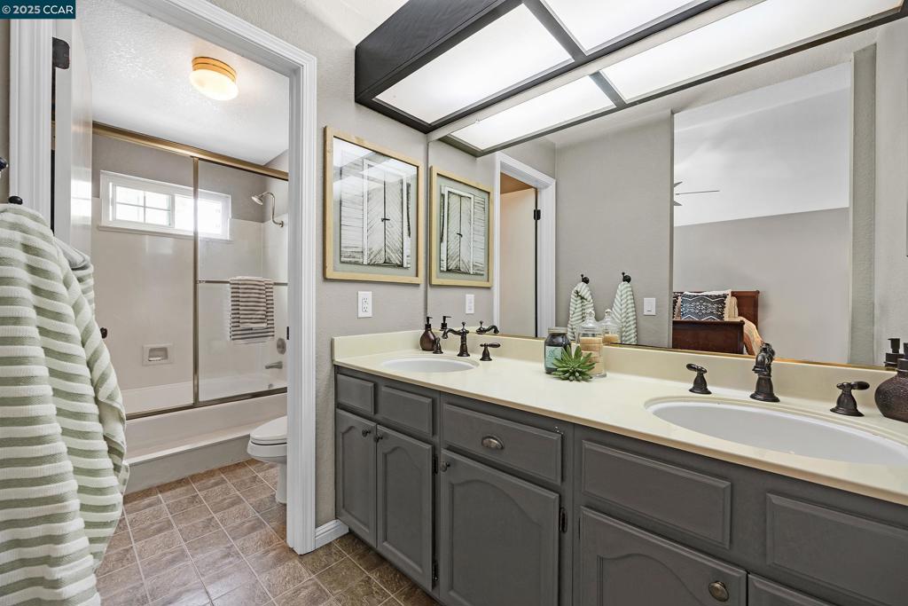 MEADOW CREEK - Residential