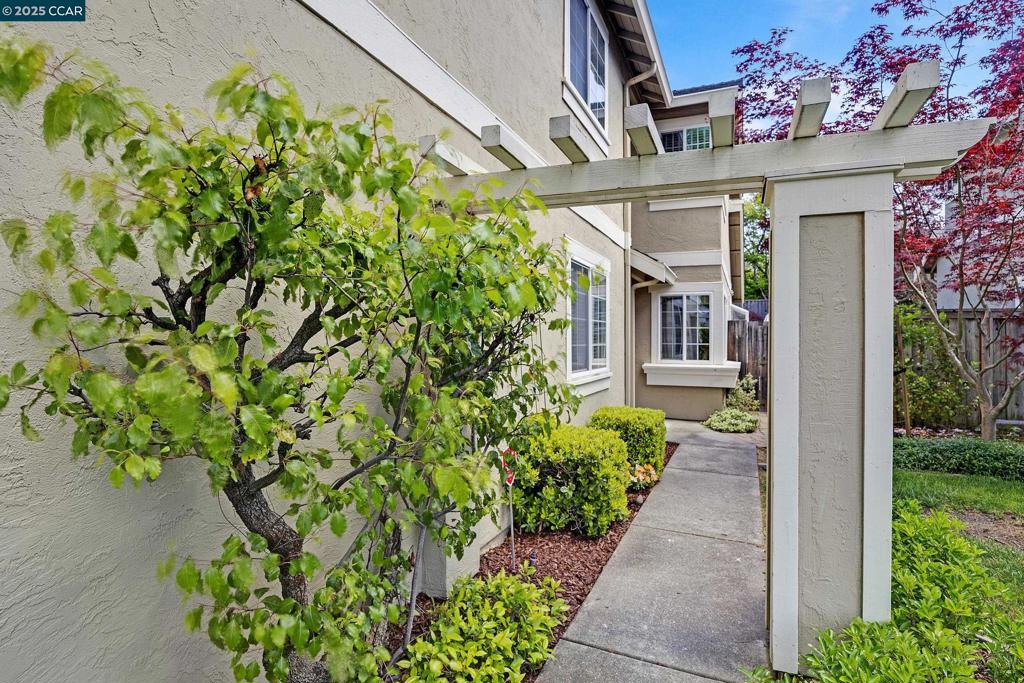 MEADOW CREEK - Residential