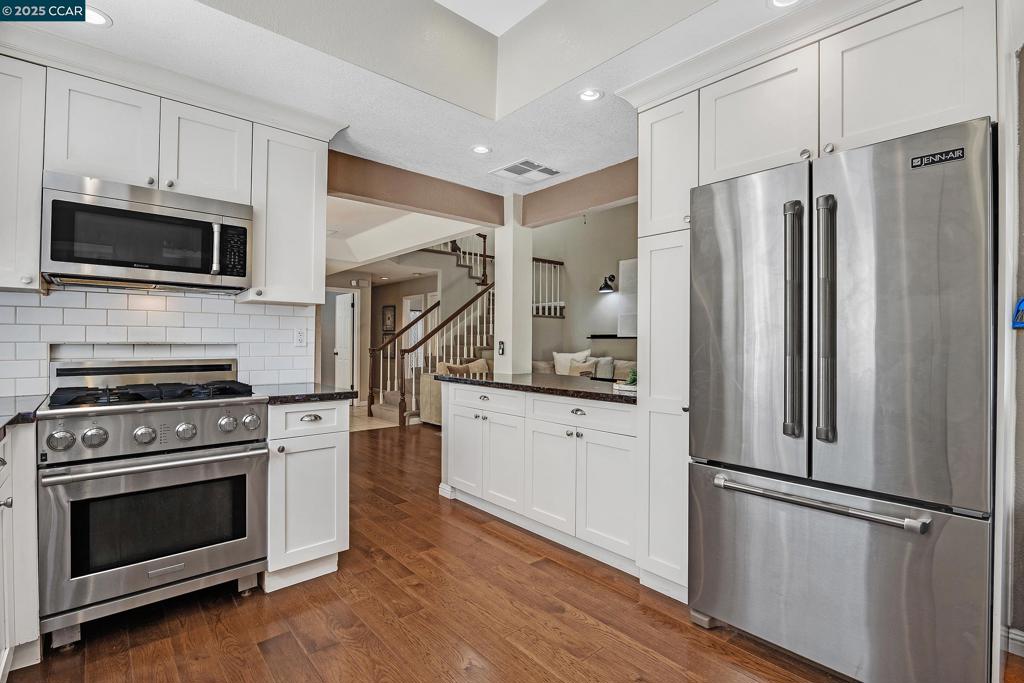 MEADOW CREEK - Residential