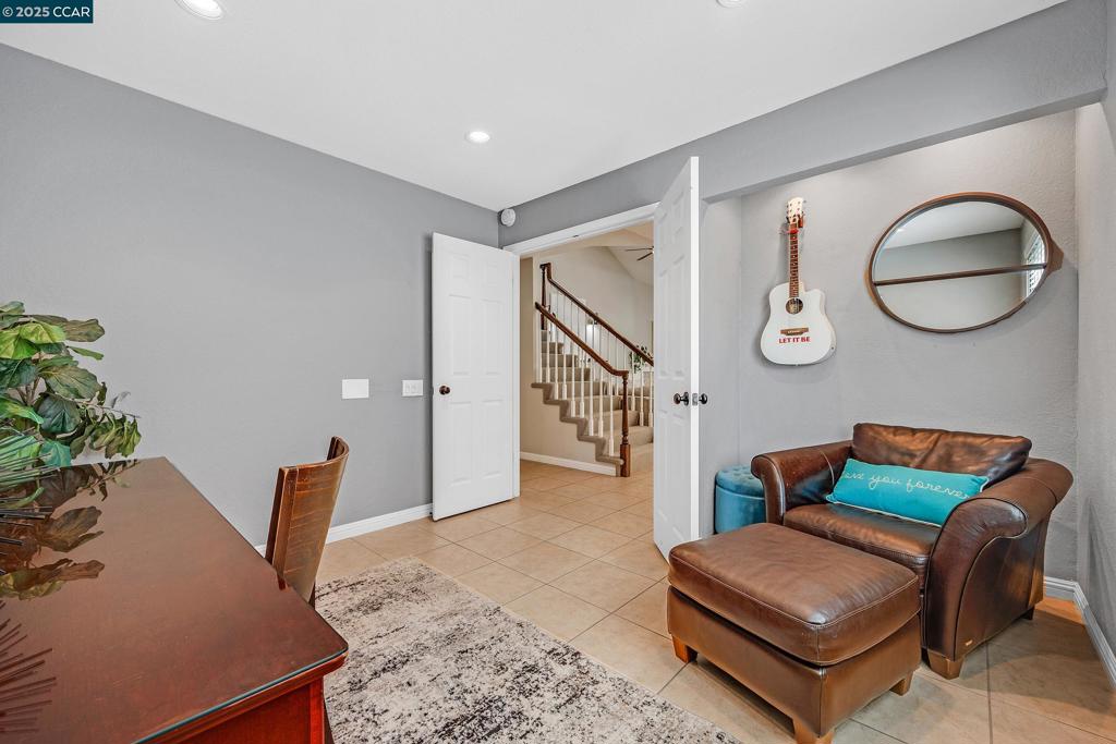 MEADOW CREEK - Residential