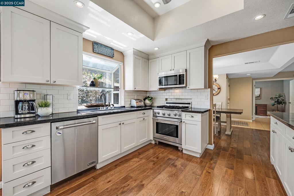 MEADOW CREEK - Residential
