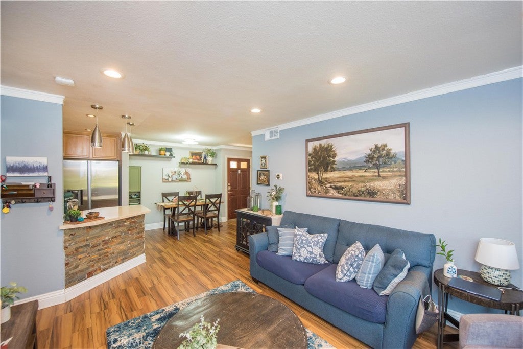 2375 Del Mar Way 101