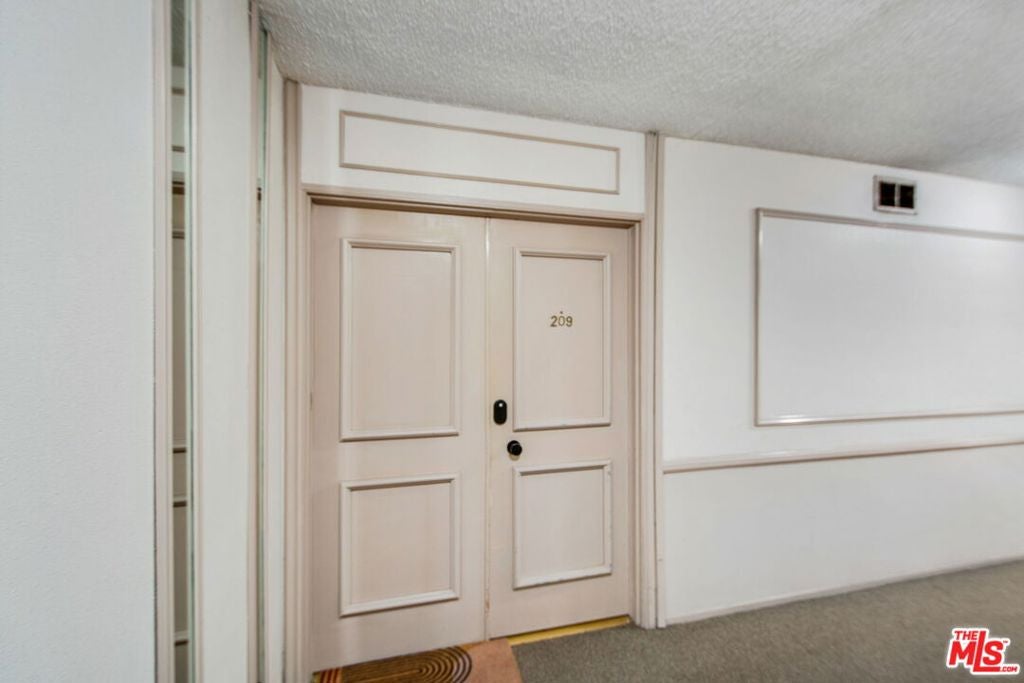 5651 Sumner Way 209, Culver City CA 90230