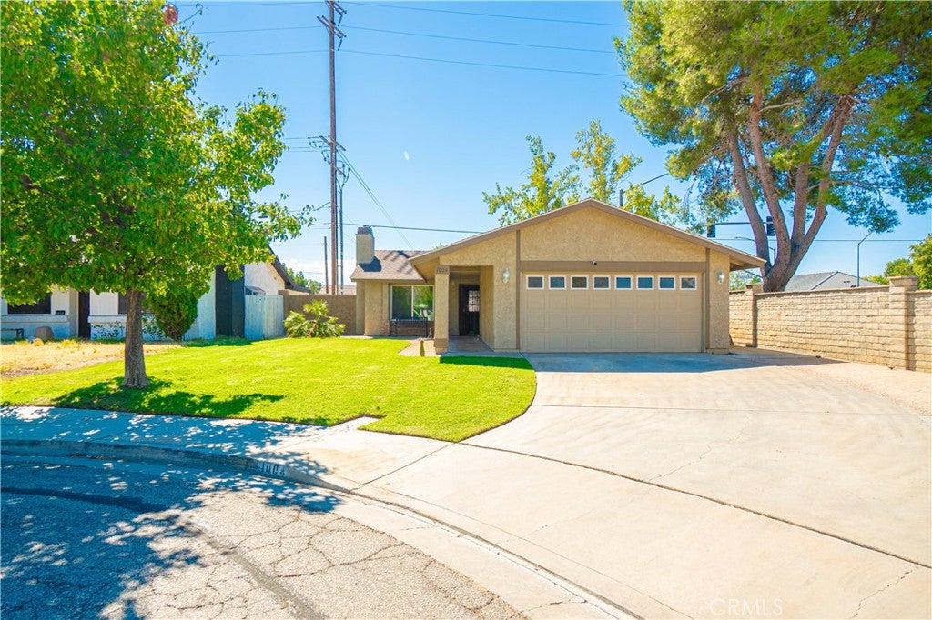 Photo of 1004 Lightcap ST, Lancaster, CA 93535 (MLS # DW26219309)