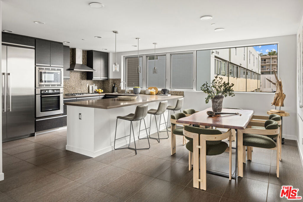 310 Washington Boulevard 504