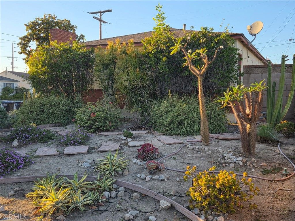 Photo of 861 Grant Avenue, Glendale, CA 91202 (MLS # DW25248868)