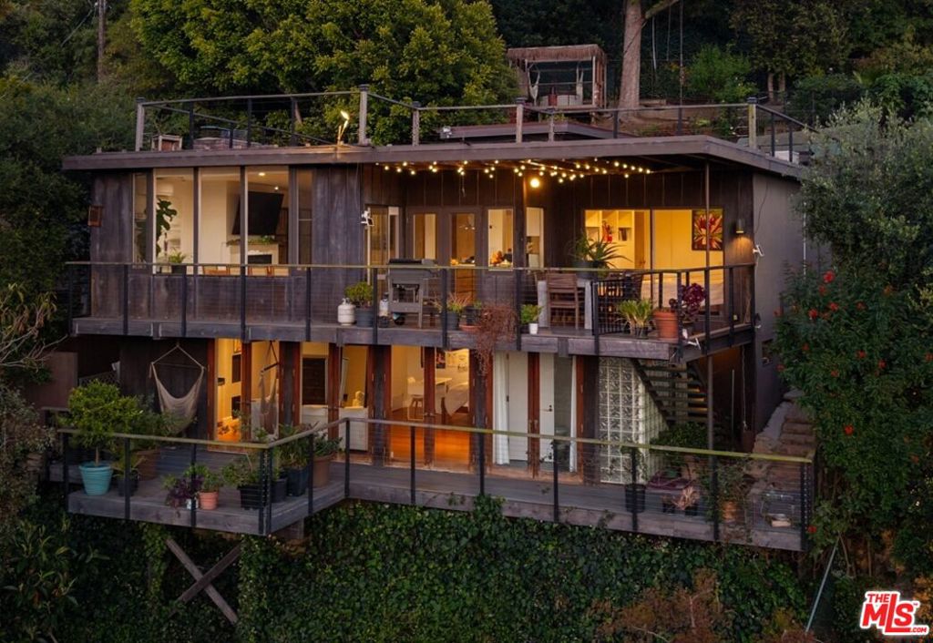 Photo of 454 Stassi Lane, Santa Monica, CA 90402 (MLS # 26992479)