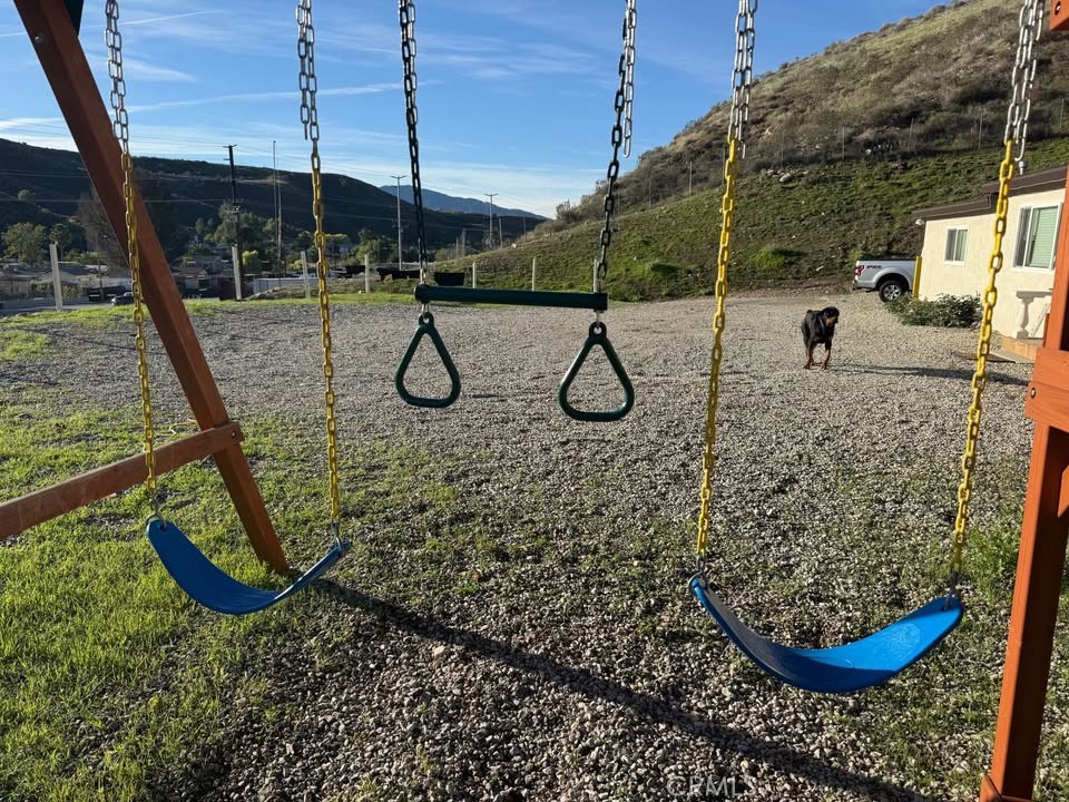 17559 Sierra Highway