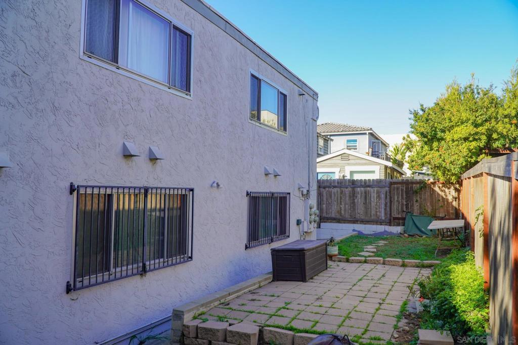 2127 Front St.
