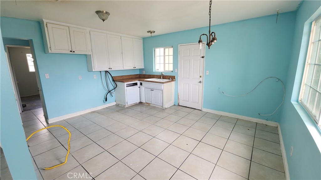 623 S Mistletoe Avenue