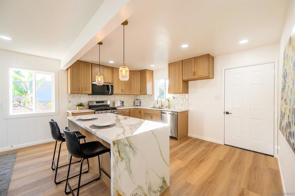710 Morse