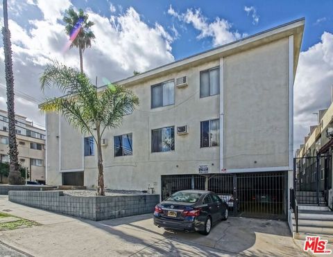 Photo of 3555 San Marino Street, Los Angeles, CA 90019 (MLS # 25628557)