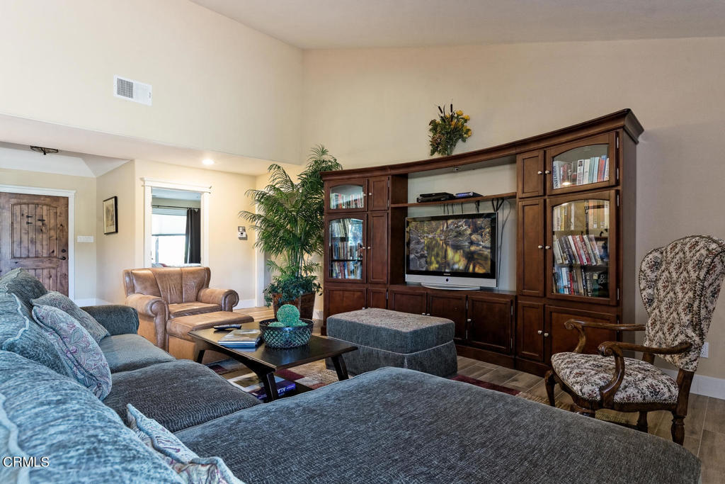 6161 E Los Angeles Avenue