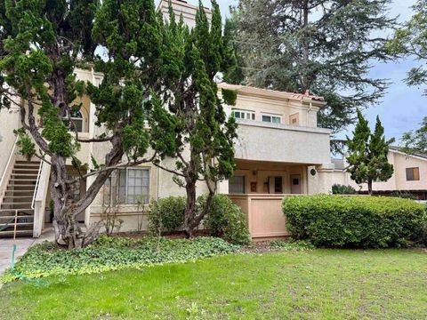 Photo of 1050 La Tortuga Dr #34, Vista, CA 92081 (MLS # 250037478SD) Photo of 1050 La Tortuga Dr #34, Vista, CA 92081 (MLS # 250037478SD)