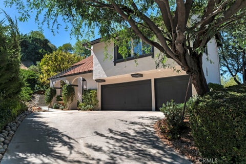 Photo of 4481 Deanwood Drive, Woodland Hills, CA 91364 (MLS # SR26207670)