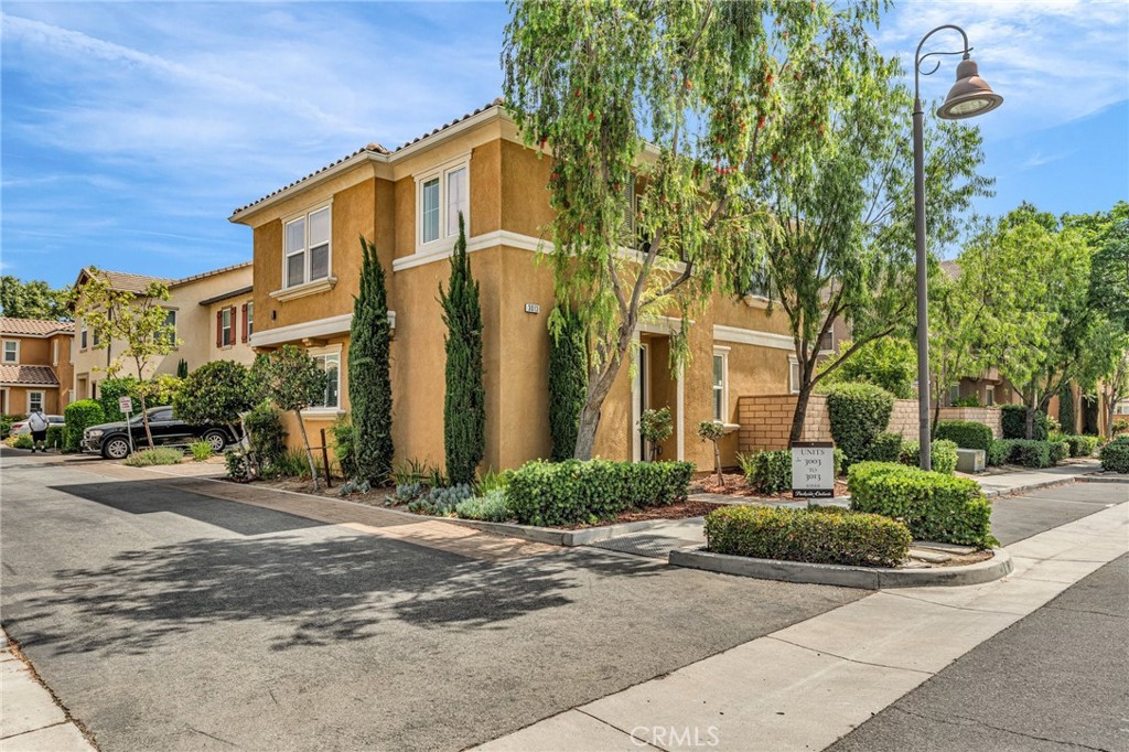 3013 E Via Corvina