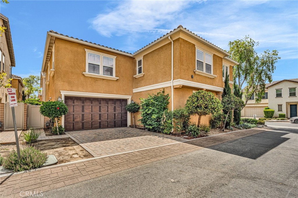3013 E Via Corvina