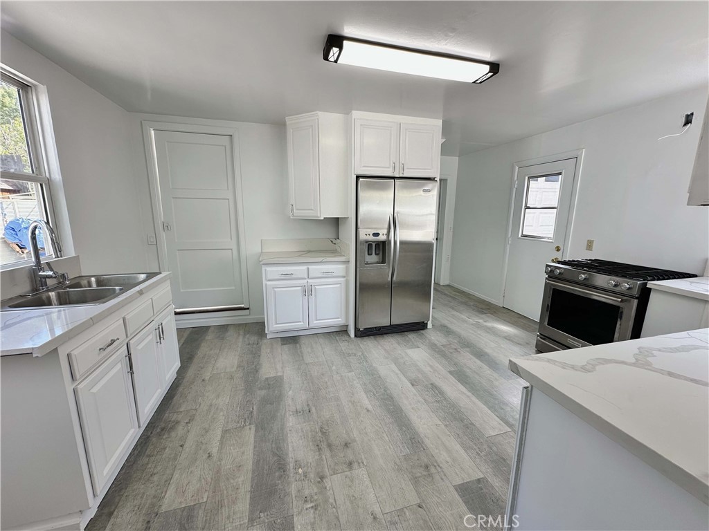 3724 3724 Encino Trail